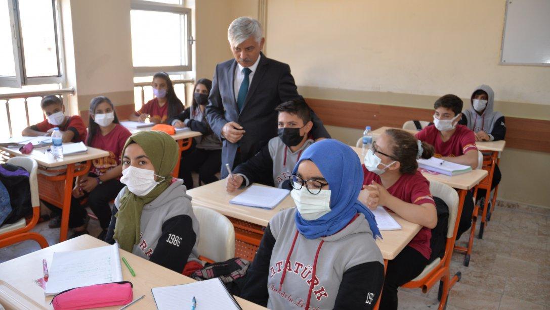 İl Milli Eğitim Müdürümüz Fevzi KURT Eyyübiye Buhara Kampüs Okullarını Ziyaret Etti
