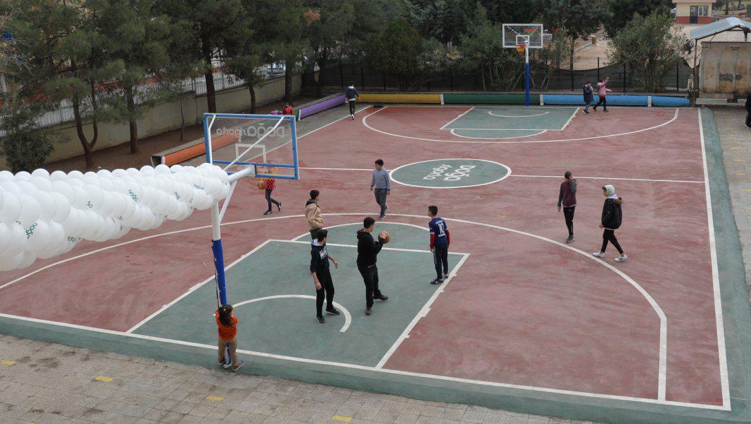Haliliye Ortaokulu'nda Yapımı Tamamlanan Açık Basketbol Sahası ve Spor Salonunun Açılışı Yapıldı