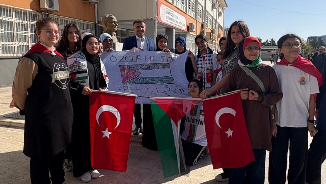İl Millî Eğitim Müdürümüz Asım Sultanoğlu Gazze'ye Umut Olacak Kermese Katıldı